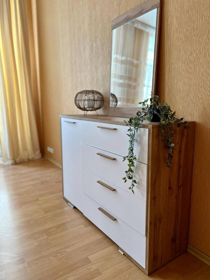 Apartment On Hnatiuka With Parking Lviv Eksteriør billede