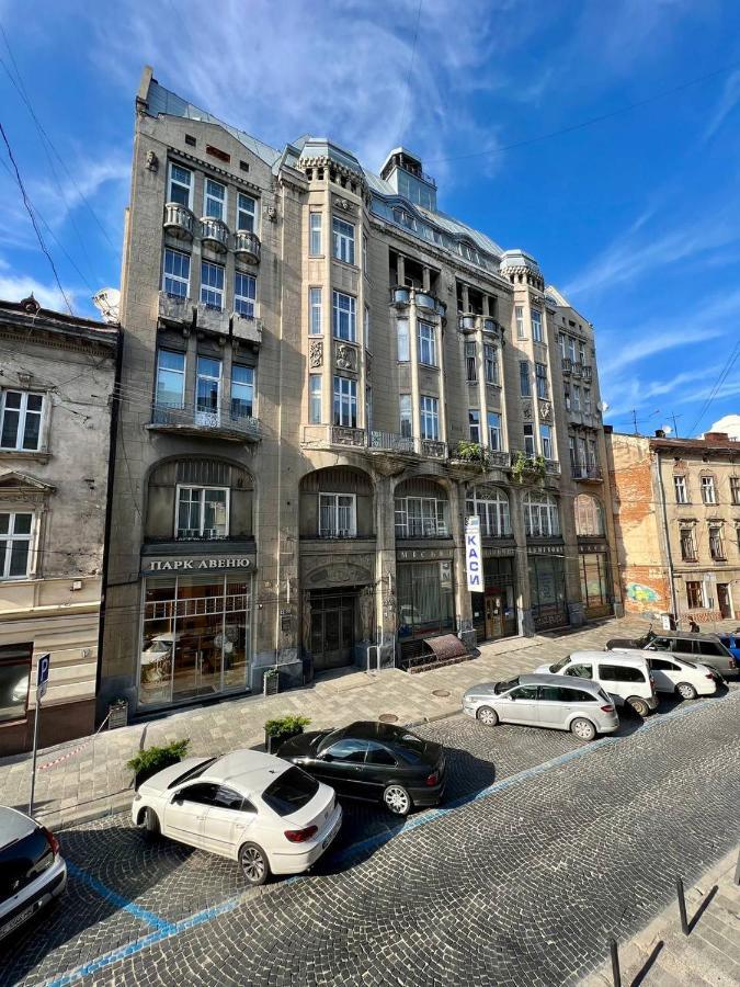 Apartment On Hnatiuka With Parking Lviv Eksteriør billede